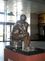 33 栃木駅彫刻・本郷新
