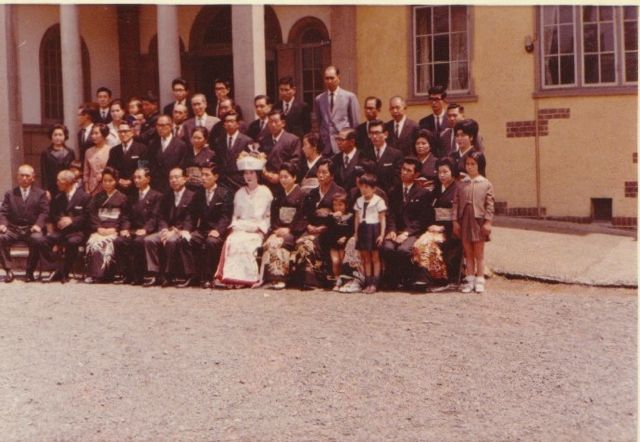 11桐生倶楽部玄関集合写真